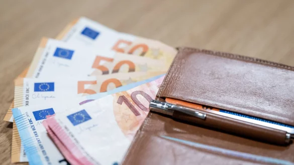 Bargeld ist beliebt in Deutschland, aber die Bedeutung schwindet (Archivbild) - &copy; Hannes P Albert/dpa