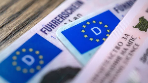 Beim Führerschein steht eine EU-weite Reform an. (Symbolbild) - © Sina Schuldt/dpa