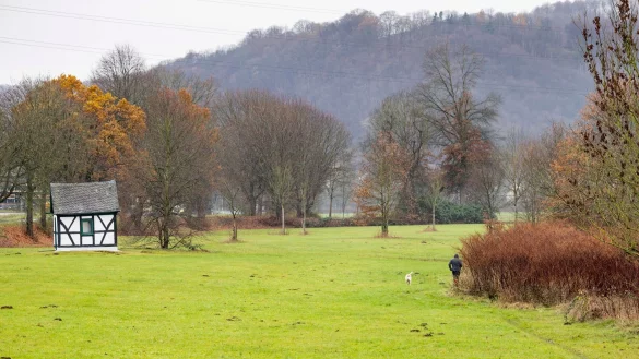 Ein bedeckter Himmel gehört in den kommenden Tagen dazu. (Archivbild) - © Thomas Banneyer/dpa