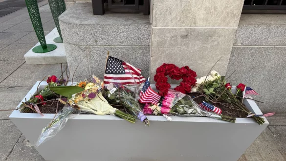 Die US-Regierung reagiert auf die Schüsse auf zwei Nationalgardisten in Washington mit einer weiteren Verschärfung ihrer Migrationspolitik. - © Franziska Spiecker/dpa