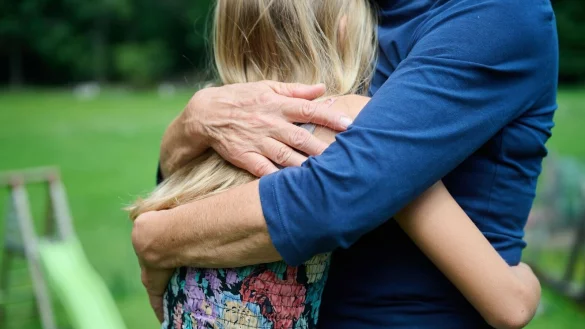 Seelische Belastungen und Erkrankungen k&ouml;nnen schon fr&uuml;h bei Kindern beginnen (Symbolbild) - &copy; Annette Riedl/dpa