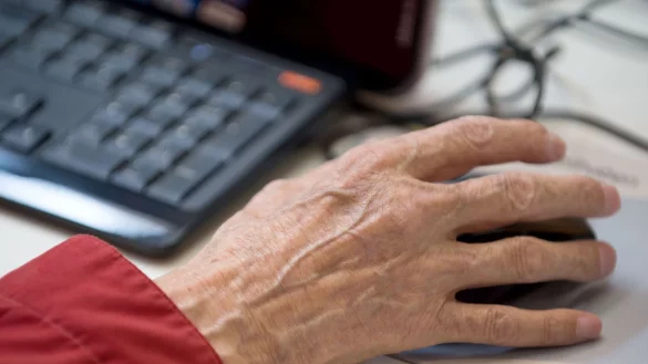 Wer auch im Alter arbeitet, soll bis zu 2.000 Euro steuerfrei verdienen k&ouml;nnen. (Symbolbild) - &copy; Tim Brakemeier/dpa