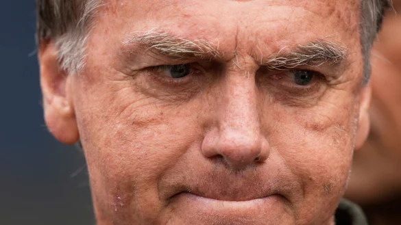 Wegen eines versuchten Staatsstreichs wurde Bolsonaro zu mehr als 27 Jahren Freiheitsstrafe verurteilt. (Archivbild) - &copy; Eraldo Peres/AP/dpa