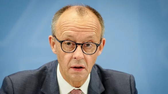 Es gebe die Chance, dass noch in dieser Woche die verbliebenen israelischen Geiseln von der Terrororganisation Hamas freigelassen würden und es dann auch zu einem Rückzug der israelischen Armee im Gazastreifen kommt, sagte Merz. - © Kay Nietfeld/dpa