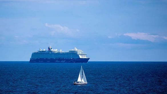 Laut Tui Cruises befanden sich an Bord des havarierten Bootes mehr als 50 Passagiere des Kreuzfahrtschiffes &laquo;Mein Schiff 1&raquo; (Symbolbild). - &copy; Jens B&uuml;ttner/dpa-Zentralbild/dpa-tmn