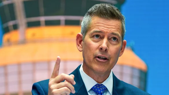 Schlie&szlig;ung von Luftr&auml;umen wegen Shutdown angedroht. (Archivbild) - &copy; Julia Demaree Nikhinson/AP/dpa