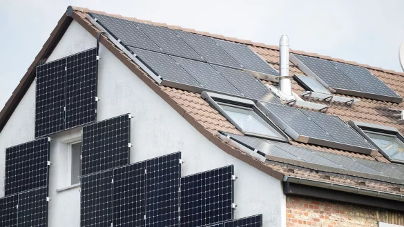 Unangefochtene Nummer eins bei der Energiewende in Deutschland: Die Photovoltaikanlage. (Archivbild) - © Sebastian Gollnow/dpa