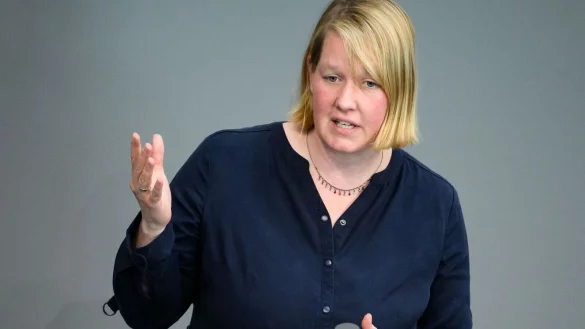 Die SPD-Abgeordnete Esdar verteidigt ihre Teilnahme an einer Demonstration gegen die &laquo;Stadtbild&raquo;-&Auml;u&szlig;erungen des Kanzlers. (Archivbild) - &copy; Bernd von Jutrczenka/dpa