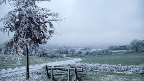 Frostig wird es &uuml;ber Weihnachten - und im S&uuml;den f&auml;llt doch ein wenig Schnee. - &copy; Thomas Warnack/dpa
