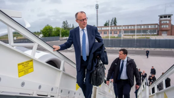 CDU-Chef Friedrich Merz steht vor seiner bislang l&auml;ngsten Auslandsreise als Bundeskanzler. (Archivbild) - &copy; Michael Kappeler/dpa