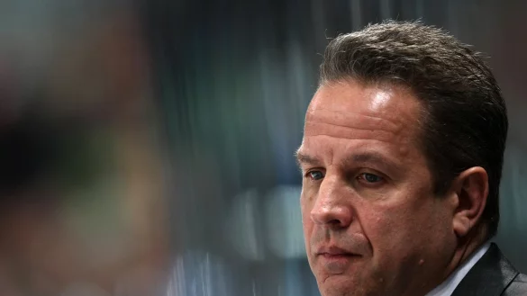 Der bisherige Trainer Rich Chernomaz wird bei der DEG nun Sportdirektor. (Archivbild) - &copy; picture alliance / dpa