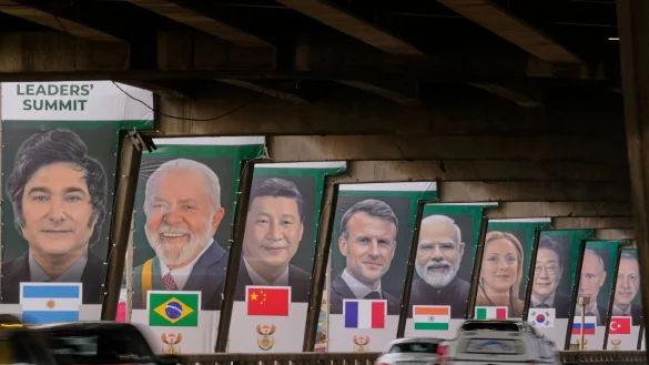 Nehmen die USA am Ende doch noch am G20-Gipfel in S&uuml;dafrika teil - trotz der Boykottank&uuml;ndigung von US-Pr&auml;sident Donald Trump? - &copy; Themba Hadebe/AP/dpa