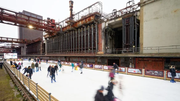 Am Sonntag h&auml;ngen am Himmel &uuml;ber NRW noch viele Wolken - die neue Woche startet dagegen mit Sonnenschein. - &copy; Henning Kaiser/dpa
