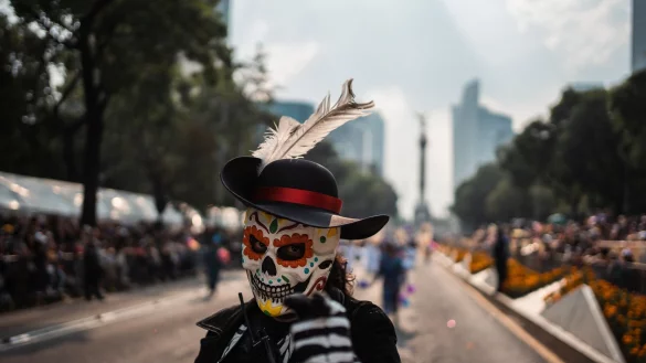 Es ist ein besonderer Tag in Mexiko - auch die Formel 1 spürt das. (Archivbild) - © Felix Marquez/dpa