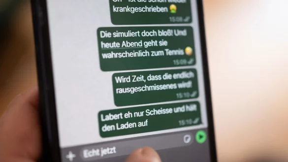 Im Netz und im realen Leben - oft am Arbeitsplatz - wird laut Studie zunehmend schikaniert, diffamiert, beleidigt. (Symbolbild) - &copy; Marijan Murat/dpa