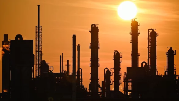 Die schwierigen Gespr&auml;che &uuml;ber die Standortsicherung f&uuml;r das Stammwerk Ludwigshafen laufen. (Archivbild) - &copy; Uwe Anspach/dpa