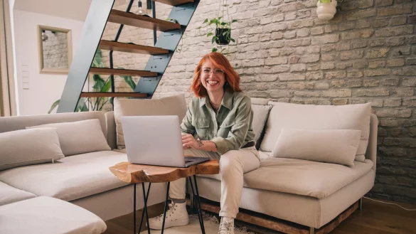 Flexible Studienformate gewinnen an Bedeutung: Immer mehr Menschen entscheiden sich für Teilzeit-, berufsbegleitende oder Fernstudiengänge. - © Zacharie Scheurer/dpa-tmn