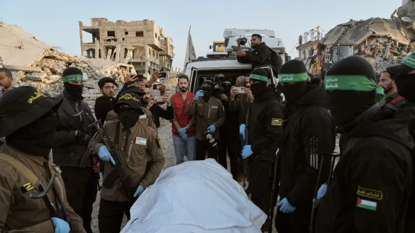 Die übergebene Leiche ist als die eines vermissten Thailänders identifiziert worden. (Archivbild) - © Jehad Alshrafi/AP/dpa