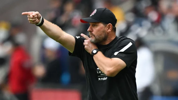 Steffen Baumgart freut sich auf das Wiedersehen mit Mitch Kniat. - &copy; Arne Dedert/dpa