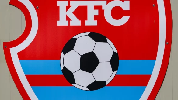 Das Landgericht Krefeld hat die beiden fr&uuml;heren Gesch&auml;ftsf&uuml;hrer vom KFC Uerdingen wegen fahrl&auml;ssiger Insolvenzverschleppung verurteilt. (Archivbild) - &copy; Christoph Reichwein/dpa