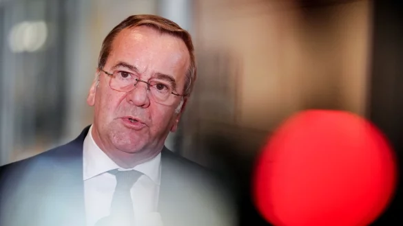 Der Verteidigungsminister kritisiert, dass zentrale Punkte seines Gesetzentwurfs geändert wurden, bevor dieser überhaupt in den Bundestag eingebracht worden ist. (Archivbild) - © Kay Nietfeld/dpa