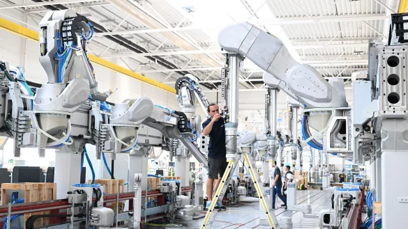 Order aus Übersee retten die Auftragszahlen für den deutschen Maschinenbau im Oktober. - © Bernd Weißbrod/dpa