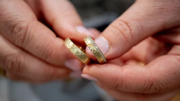 Auf Sardinien endet eine Hochzeitsfeier im großen Krach. (Symbolbild) - © Hauke-Christian Dittrich/dpa