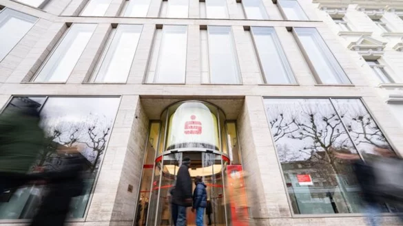 Die betroffene Sparkasse K&ouml;ln/Bonn best&auml;tigte den Vorfall. - &copy; Benjamin Westhoff/dpa