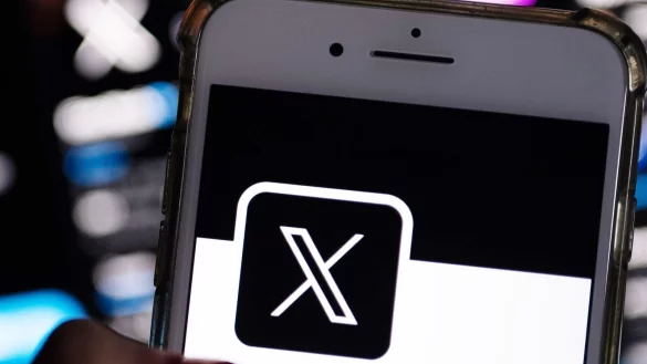 Laut X soll die EU-Kommission bei einem Beitrag gegen Regeln der Plattform verstoßen haben. (Archivbild) - © Monika Skolimowska/dpa