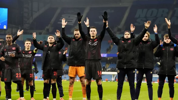 Bayer Leverkusen kommt mit Schub aus Manchester zum Duell gegen Dortmund. (Archivfoto) - © Nick Potts/PA Wire/dpa