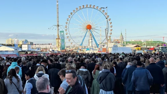 Die Wiesn war stundenlang gesperrt. - &copy; Christof R&uuml;hrmair/dpa