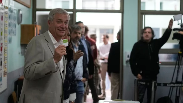 Der deutschst&auml;mmige Rechtspolitiker Jos&eacute; Antonio Kast hat die Stichwahl f&uuml;r sich entschieden. - &copy; Matias Delacroix/AP/dpa