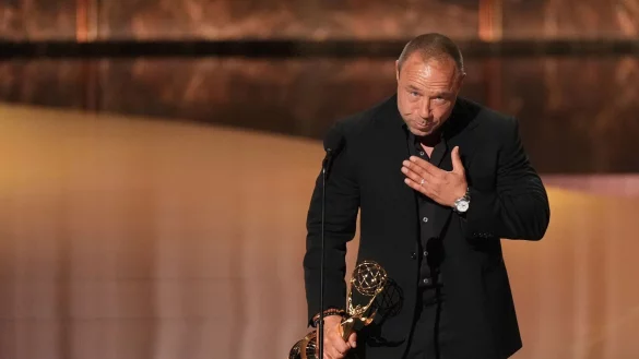 Stephen Graham wurde für seine Darstellung in «Adolescence» mit einem Emmy ausgezeichnet. (Archivbild) - © Chris Pizzello/Invision/AP/dpa