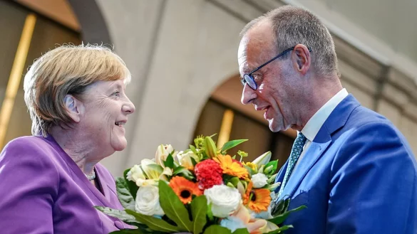 Solche Bilder wird es am 70. Geburtstag von Friedrich Merz nicht geben. (Archivbild) - © Kay Nietfeld/dpa