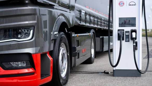 Auch bei Lkw spielt Elektromobilit&auml;t k&uuml;nftig eine gr&ouml;&szlig;ere Rolle. (Symbolbild) - &copy; Sven Hoppe/dpa