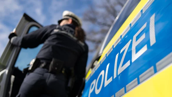 Das BKA wertet in seinem Lagebild auch den Anteil von Zuwanderern an den tatverdächtigen Straftätern aus. (Symbolbild) - © Marijan Murat/dpa