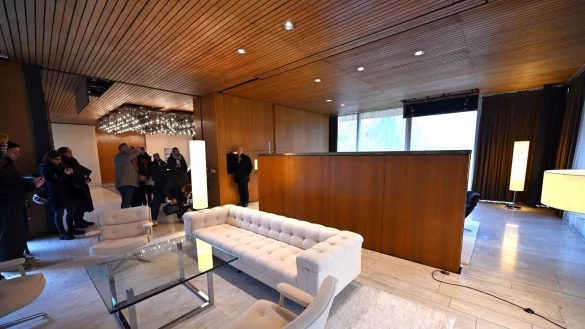 Der sogenannte Kanzlerbungalow ist nach Abschluss der Brandschutz- und Sanierungsarbeiten wieder f&uuml;r die &Ouml;ffentlichkeit zug&auml;nglich. - &copy; Federico Gambarini/dpa