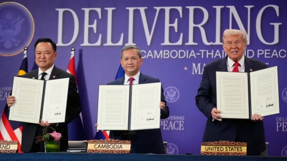 Trump hat Thailand und Kambodscha zu dem Friedensabkommen gedrängt. - © Mark Schiefelbein/AP/dpa