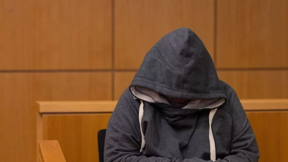 Achteinhalb Jahre soll ein 61-J&auml;hriger in Haft - er missbrauchte seine Ehefrau und filmte die Taten. - &copy; Rolf Vennenbernd/dpa