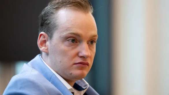 Der Angeklagte muss nach der Entscheidung des Gerichts für die bisherige Haft entschädigt werden. (Archivbild) - © Sven Hoppe/dpa