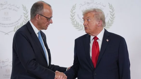 Der Kanzler und der US-Präsident haben telefoniert. (Archivbild) - © Evan Vucci/AP Pool/AP/dpa