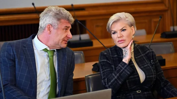 Melanie M&uuml;ller bestreitet, einen Hitlergru&szlig; gezeigt zu haben. - &copy; Jennifer Br&uuml;ckner/dpa