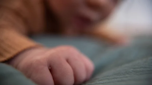 Berichten zufolge wurden Hunderte Kinder mit Hilfe von Sperma eines d&auml;nischen Samenspenders gezeugt, der Tr&auml;ger einer seltenen genetischen Mutation ist. (Symbolbild) - &copy; Sebastian Gollnow/dpa