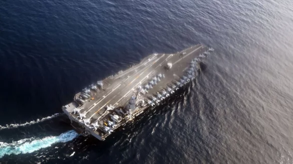 Das gr&ouml;&szlig;te Kriegsschiff der Welt hat seinen neuen Einsatzort erreicht. (Archivbild) - &copy; Federico Gambarini/dpa