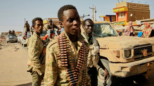 Die sudanesische Armee k&auml;mpft seit 2023 gegen die RSF-Miliz, doch diese kontrolliert mittlerweile etwa das halbe besiedelte Gebiet des Sudans. (Archivbild) - &copy; Uncredited/AP/dpa