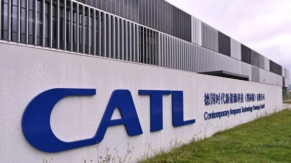 Der Batteriehersteller CATL erweitert sein Testzentrum bei Arnstadt. - © Martin Schutt/dpa