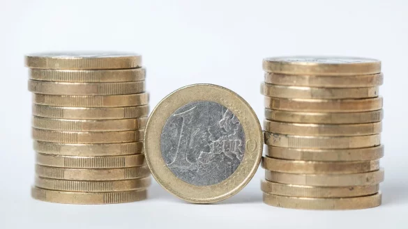 Frauen verdienen pro Stunde 16 Prozent weniger Geld. - &copy; Sebastian Kahnert/dpa