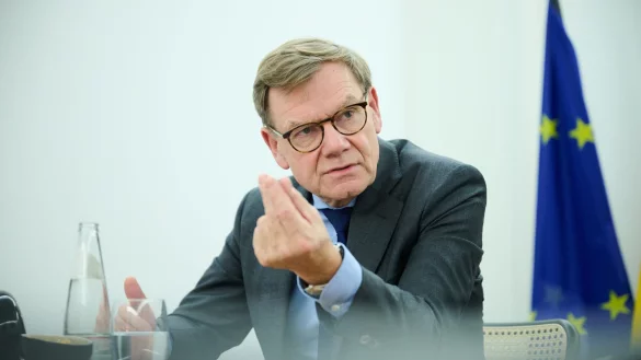 Au&szlig;enminister Johann Wadephul erwartet f&uuml;r die in den ersten drei Monaten 2026 geplante China-Reise von Kanzler Friedrich Merz (beide CDU) konkrete Ergebnisse. Welche, will er nicht verraten. - &copy; Annette Riedl/dpa