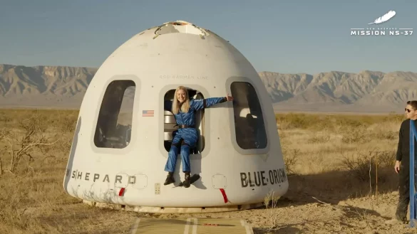 Michaela Benthaus war als erste querschnittsgel&auml;hmte Person f&uuml;r kurze Zeit im All. - &copy; Blue Origin/AP/dpa
