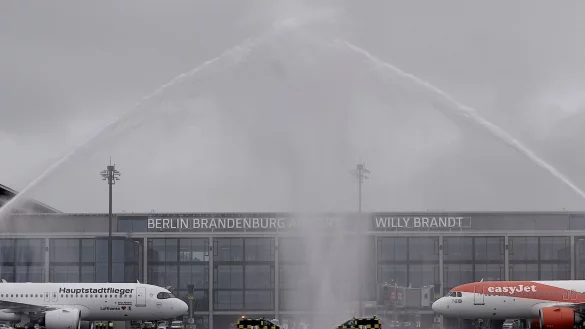 Am 31. Oktober 2020 landeten die ersten Flugzeuge am Hauptstadtflughafen BER. (Archivbild) - &copy; Michael Kappeler/dpa